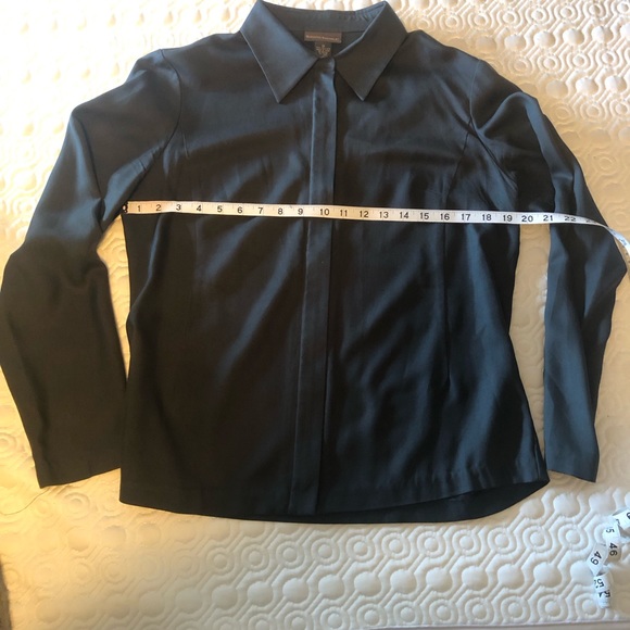 100% Silk grey Banana Republic long sleeve blouse - Picture 6 of 7